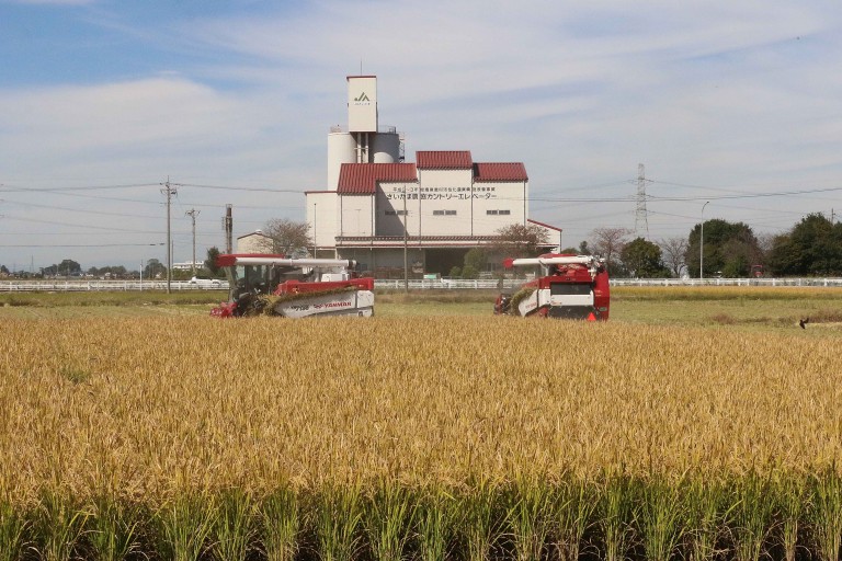 新型コンバイン駆使 作業効率化（北部営農経済課：鴻巣市） JAさいたま
