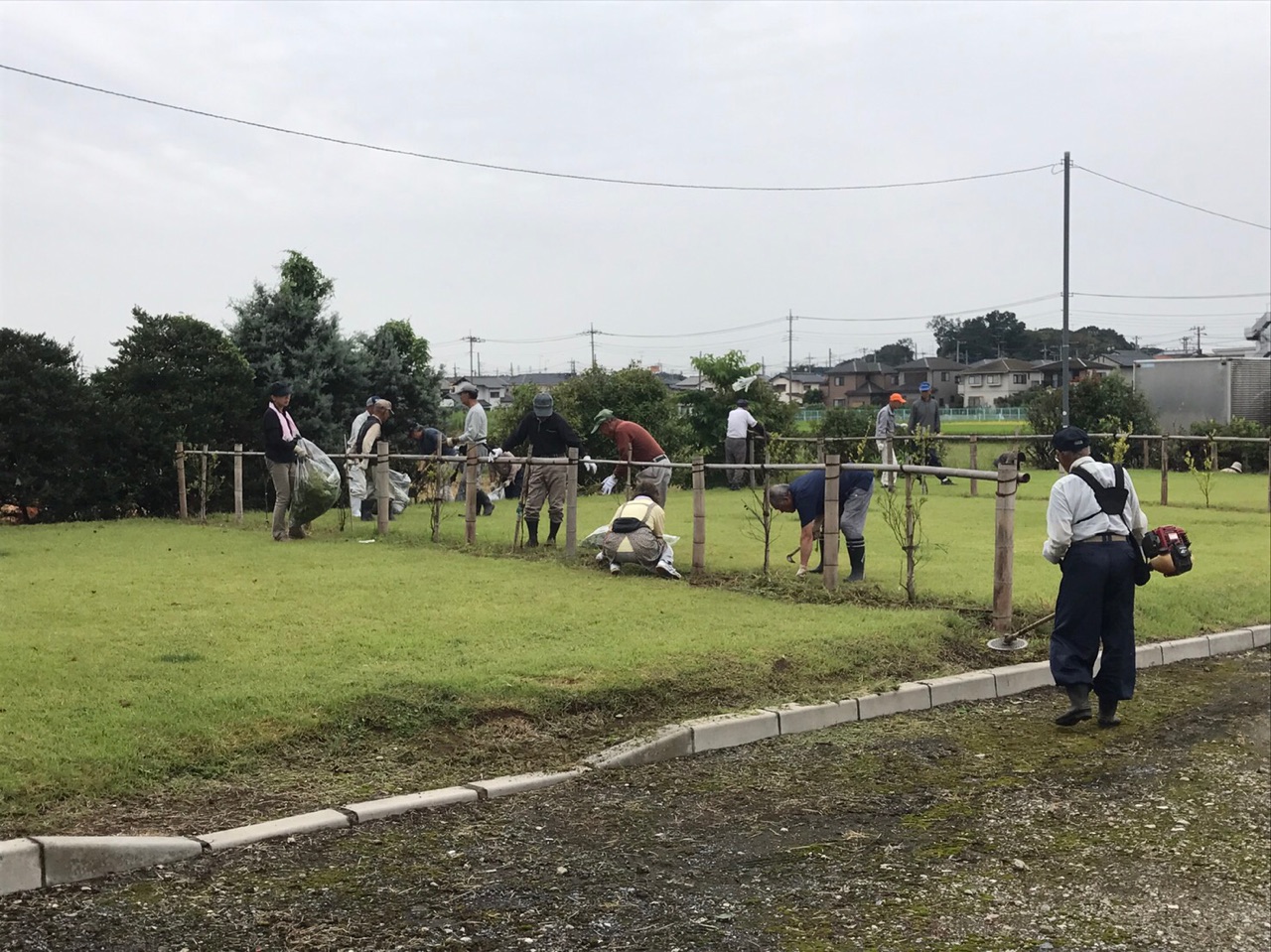 イベント前に美化運動（四季彩館農産物直売所）