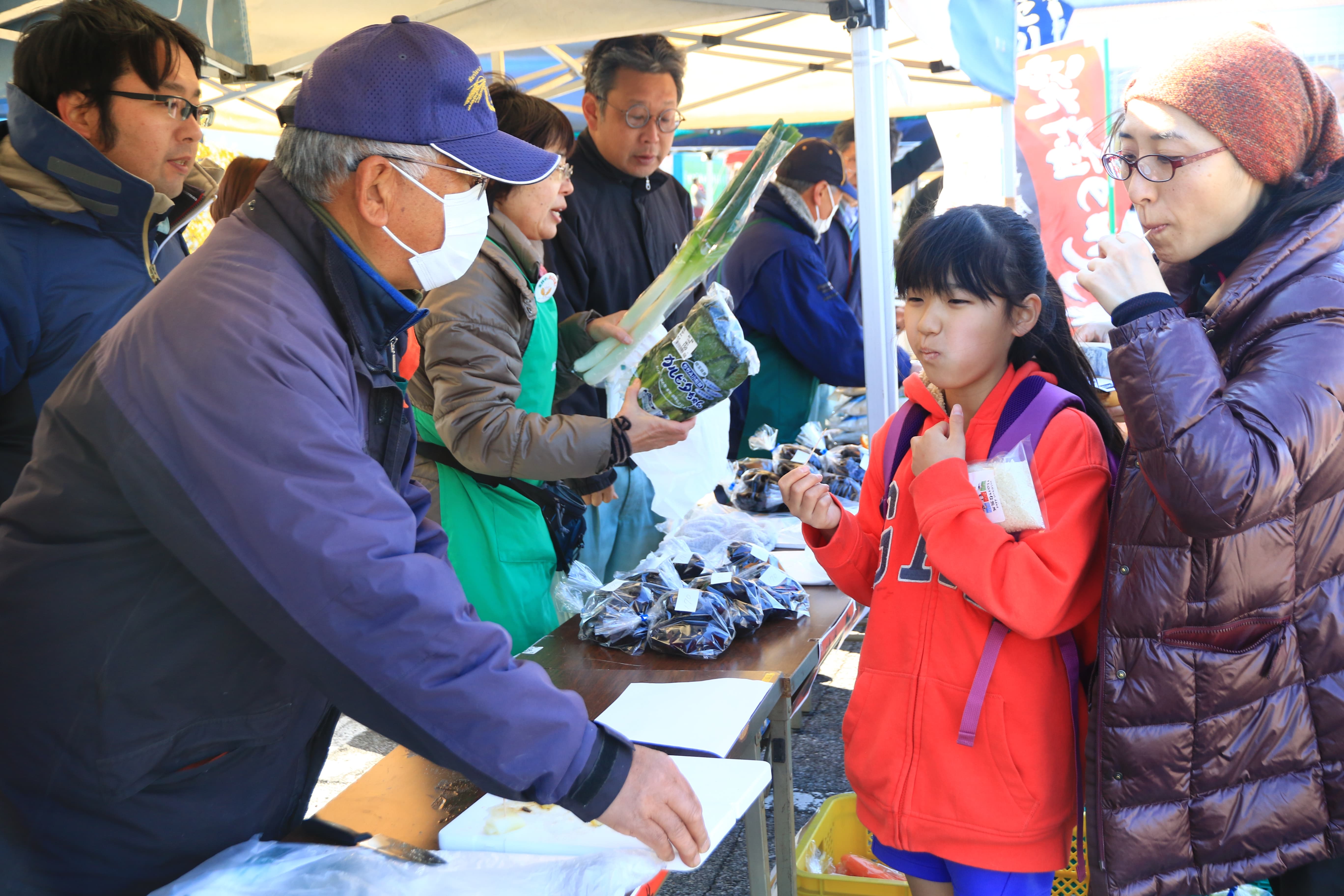 地元ブランドをPR（鴻巣支店）