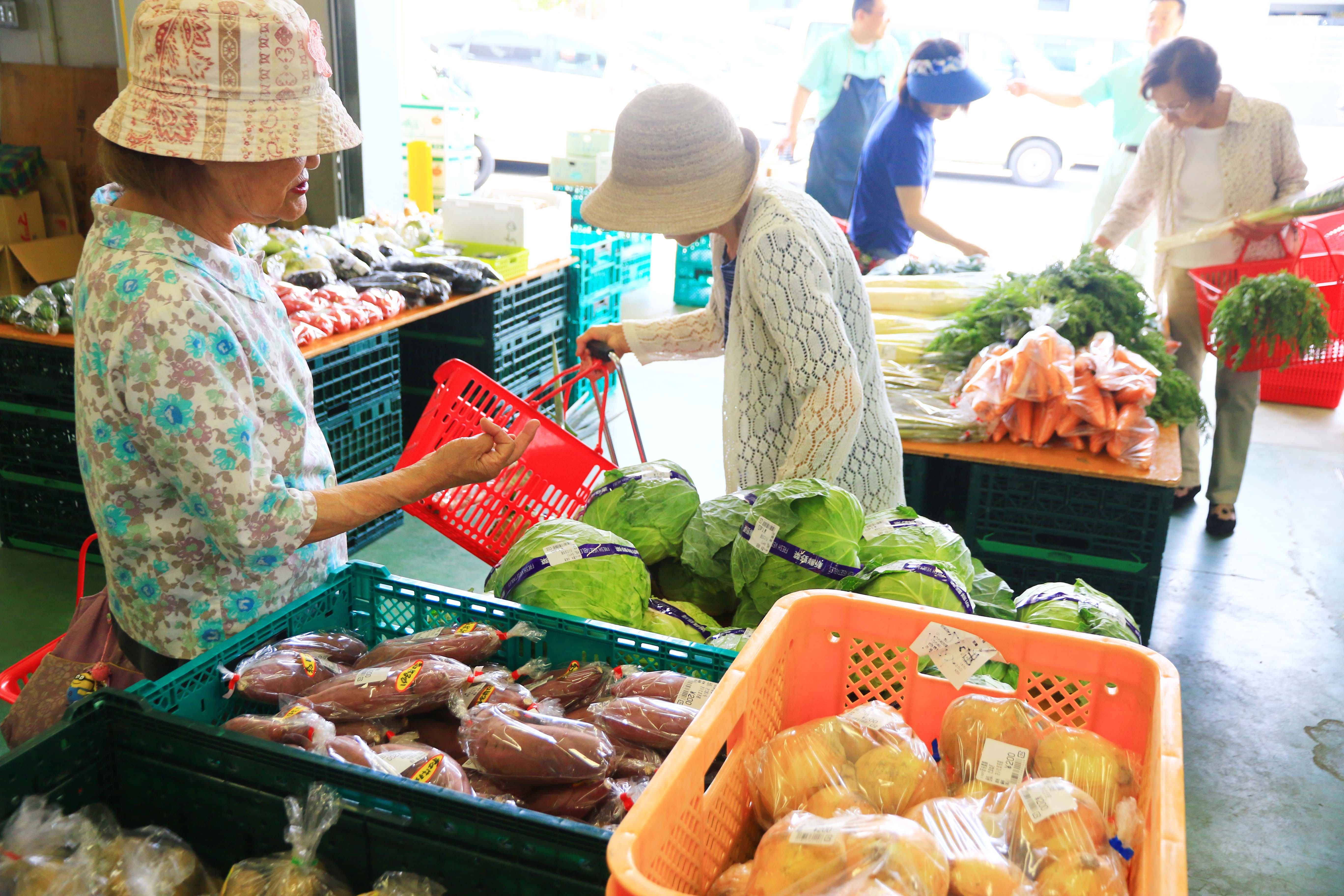 地元産新鮮野菜を出張販売（三橋支店：さいたま市）