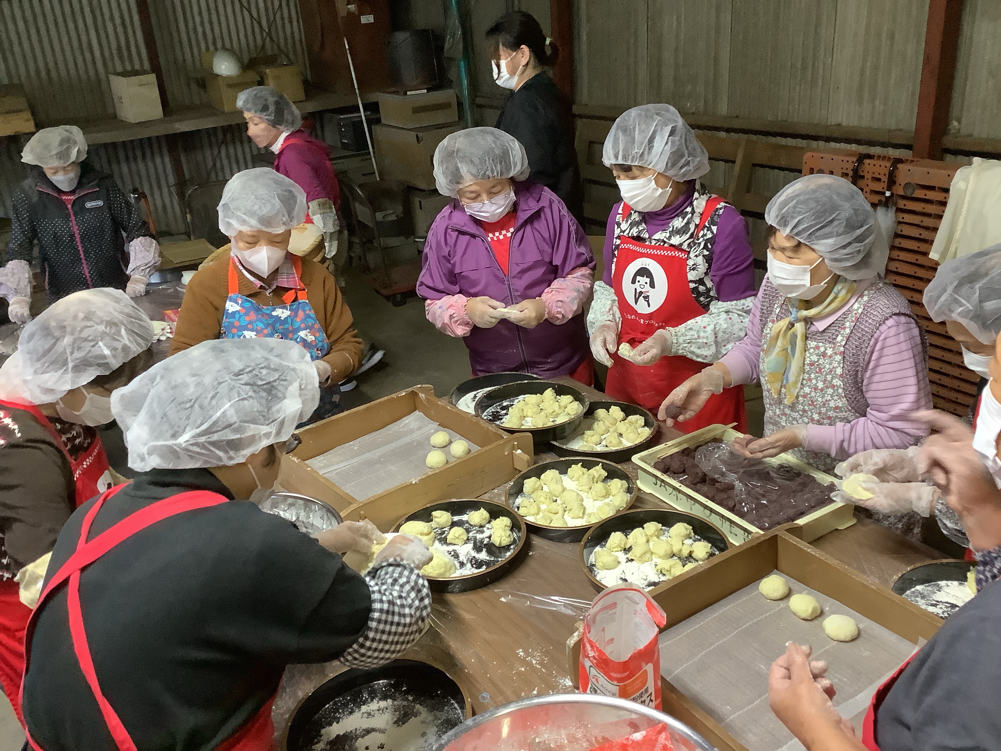 手作り饅頭、大人気（原市支店：上尾市）