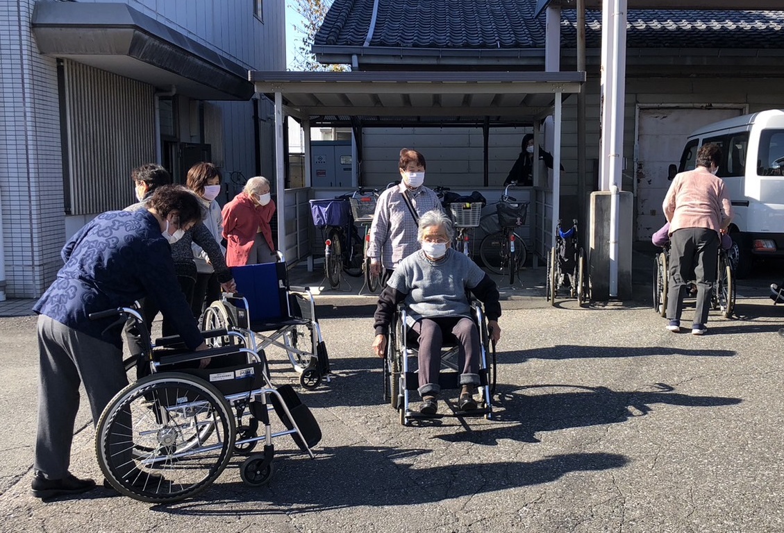 車いす体験　課題も見つかる（西上尾支店：上尾市）